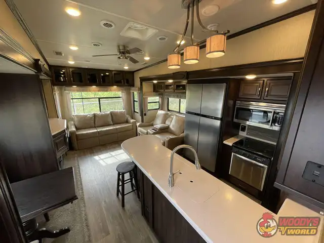2018 PALOMINO RV COLUMBUS 298RL in Travel Trailers & Campers in Edmonton - Image 9