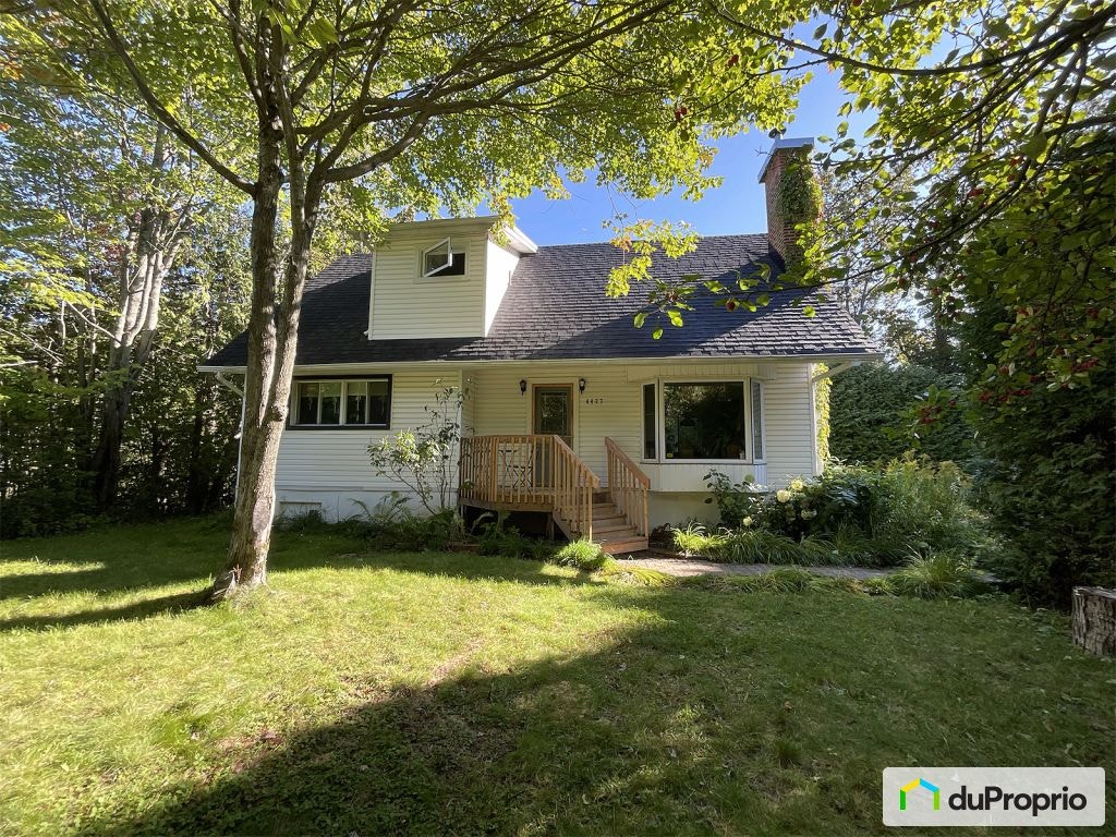 $425,000 - 1 1/2 Storey for sale in Val-Morin — photo 1