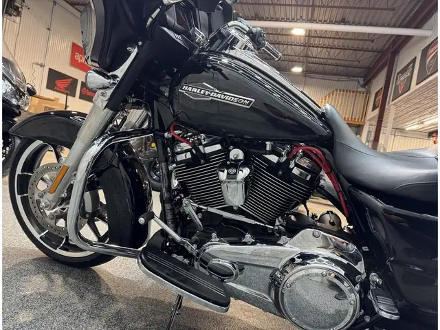 2023 Harley-Davidson FLHX 107 Street Glide ABS in Sport Touring in Saguenay - Image 11