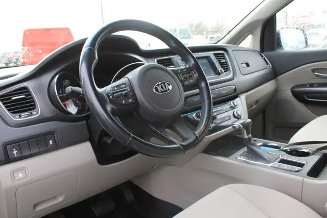 2019 KIA Sedona LX+ FWD for sale in Cars & Trucks in Comox / Courtenay / Cumberland - Image 11