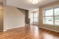 Amenities: Great Location • Close to Mountains • In-Suite Laundry Suite & Building: Three-bedroom su... (image 1)