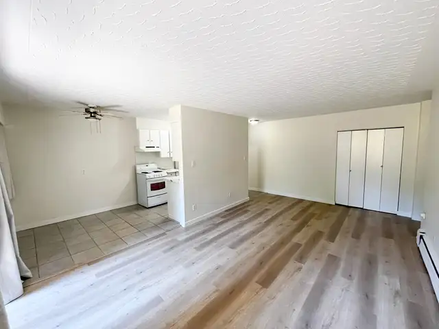 Whalley Apartment For Rent | Gateway Place Apartments in Long Term Rentals in Delta/Surrey/Langley - Image 8