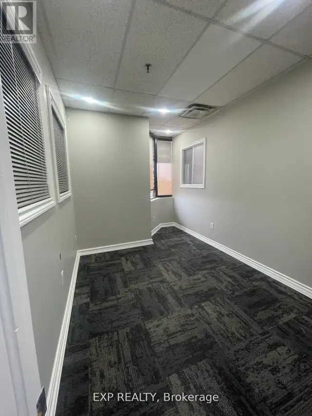 17 - 4370 STEELES AVENUE Vaughan (Steeles West Industrial), Onta in Commercial & Office Space for Rent in Markham / York Region - Image 8