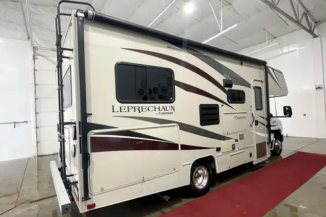 2018 Coachmen Leprechaun 220QB – Pre-Owned Class C Motorhome. in RVs & Motorhomes in Red Deer - Image 7