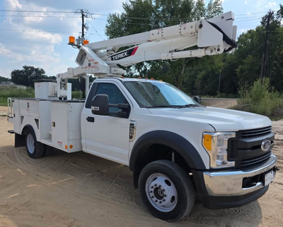 2017 Ford Terex LT40 Bucket Truck 78,000 Miles 4x4 45ft Working Height Gas 6.8L Engine Automatic - C...