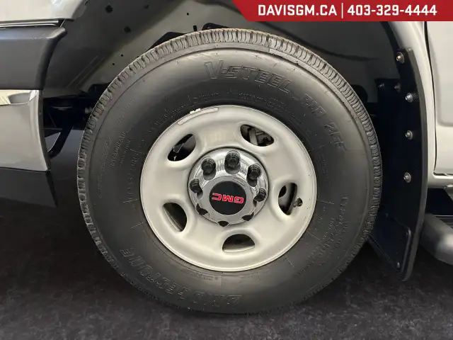 2025 GMC Savana Passenger LT RWD 3500 155&amp;quot; LT in Cars & Trucks in Lethbridge - Image 10