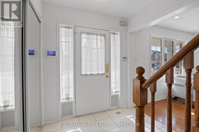 128 LOWTHER AVE Richmond Hill, Ontario in Houses for Sale in Markham / York Region - Image 3
