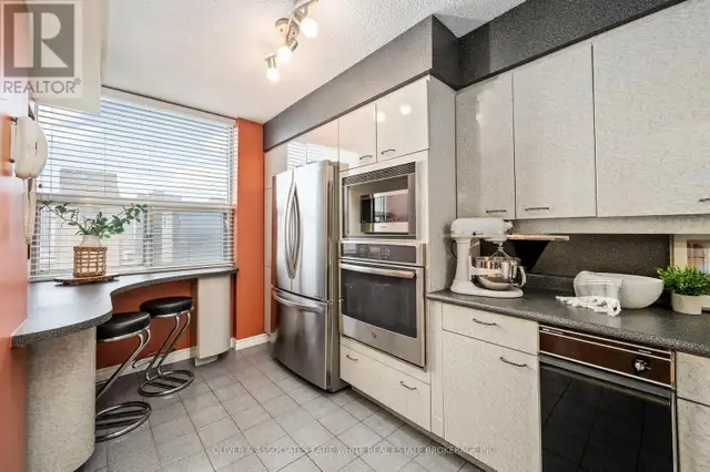 1507 - 380 KING STREET London East (East K), Ontario in Condos for Sale in London - Image 11