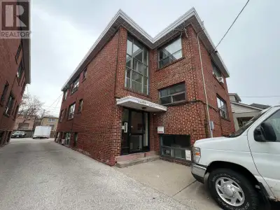 4 - 108 GRANDVILLE AVENUE Toronto (Rockcliffe-Smythe), Ontario