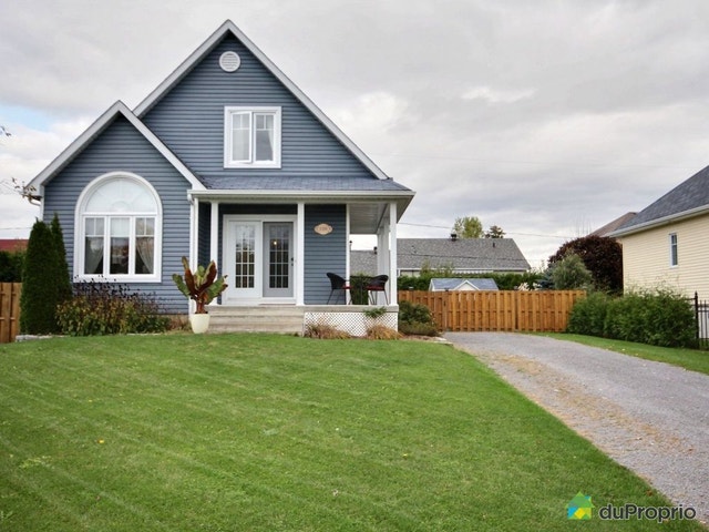 $699,000 - 2 Storey for sale in St-Charles-Borromée — photo 1