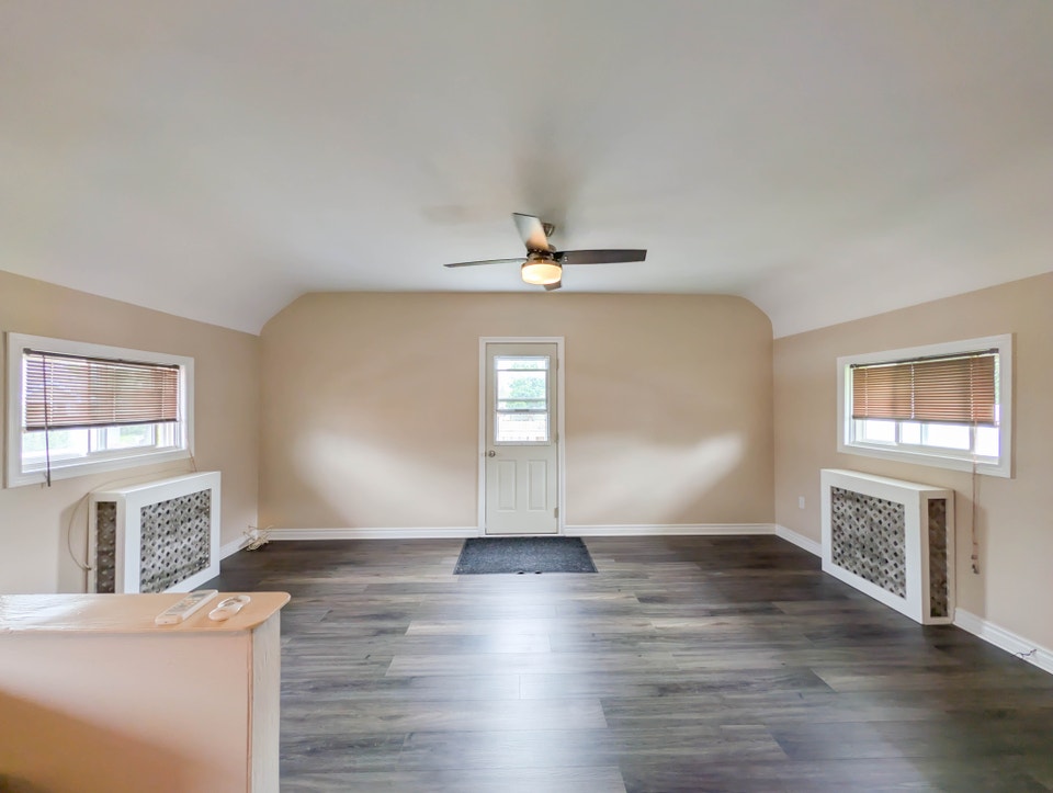 254 Hellems Ave, Welland - All Inclusive 2 Bed Upper Unit 2