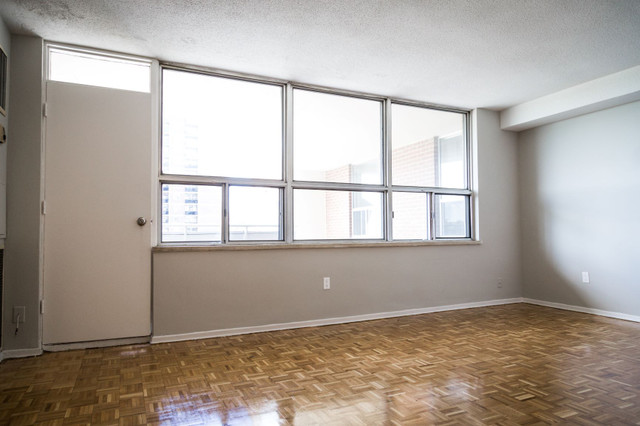Hurry won't last - Spectacular spacious 2 Bedroom Units! in Long Term Rentals in City of Toronto - Image 3