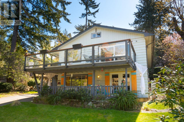 407 CARDENA DRIVE Bowen Island, British Columbia in Houses for Sale in Sunshine Coast - Image 3