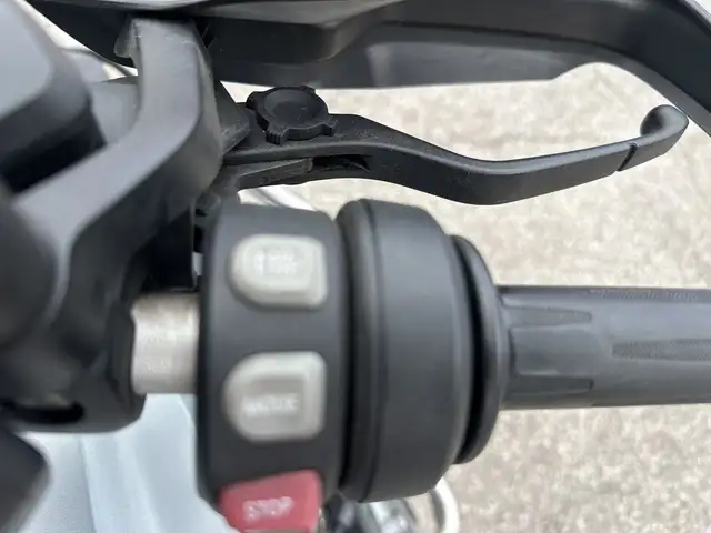 2015 BMW R1200GS ~ BMW R1200GS ~ HTD GRIPS ~ ADJUSTABLE SUSPENSI in Street, Cruisers & Choppers in City of Toronto - Image 25