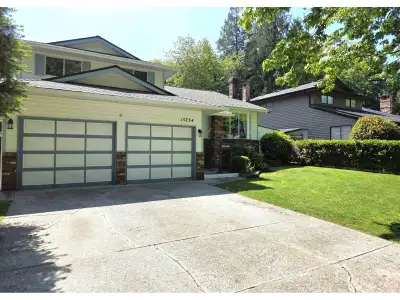 Beautifully maintained second-owner 3 bed, 3 bath home offering comfort and privacy throughout. Feat...