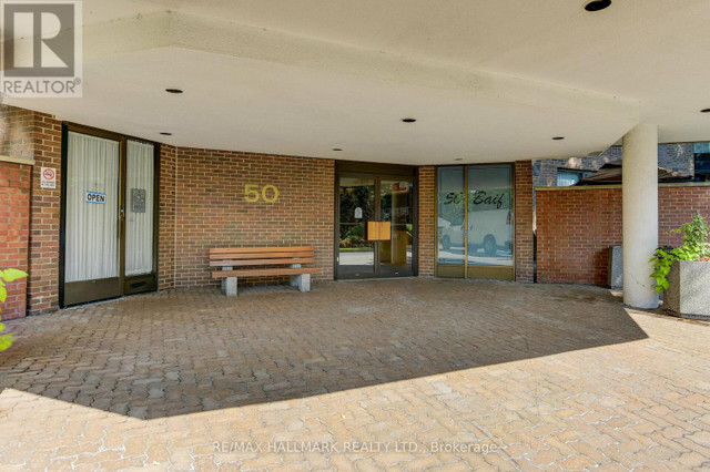 #111 -50 BAIF BLVD Richmond Hill, Ontario in Condos for Sale in Markham / York Region - Image 4