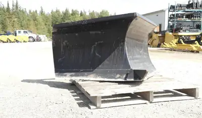 Horst V Plow S/N: 08LA26849 Rad Style Hitch 54? Wide. Vehicle Information Provided by autoTRADER.ca...