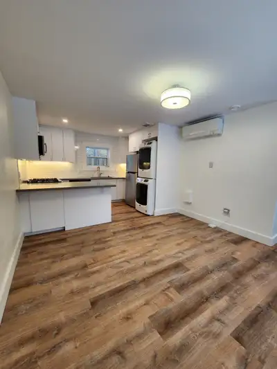 1 Bedroom plus den - New build