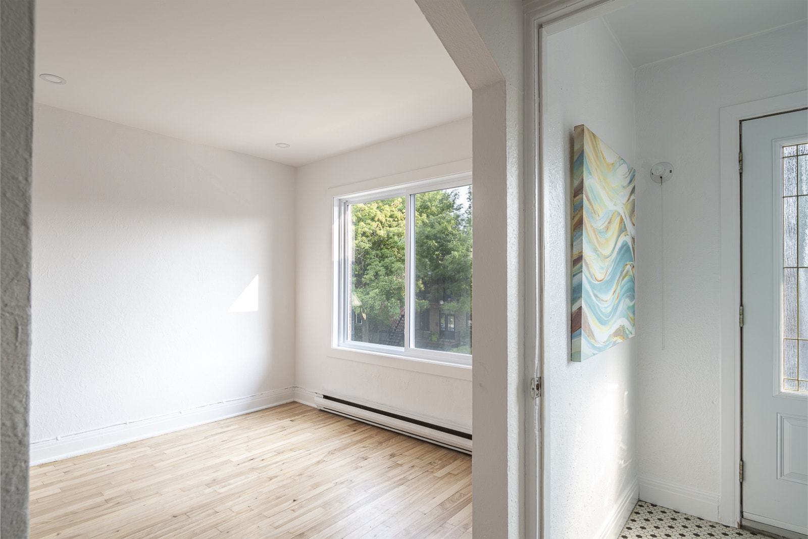 4 1/2, rénové à neuf avec une finition de qualité condo! — photo 1