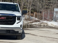 5.3L V8 engine for powerful performance | 4x4 drive system ideal for Canadian conditions | Advanced... (image 6)