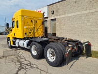 2020 FREIGHTLINER CASCADIA 125 Tandem Axle Sleeper Tractor - Automatic transmission-60600 GVW. 2020... (image 7)