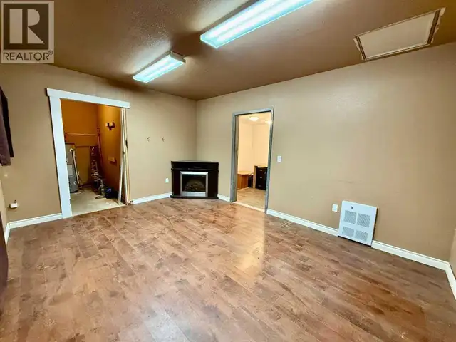 5114 43 Street Consort, Alberta in Commercial & Office Space for Sale in Red Deer - Image 6