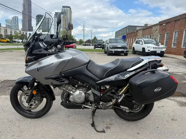 2006 Suzuki V-Strom 1000 ~ V-STROM 1000 ~ COMFORT ~ TOURING ~ LO in Street, Cruisers & Choppers in City of Toronto - Image 3