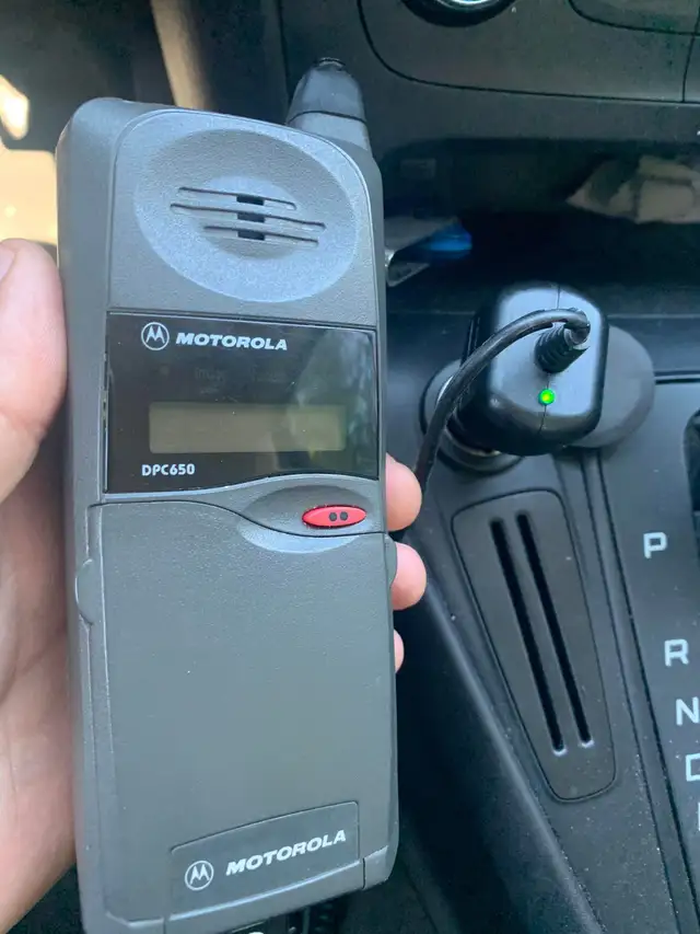 MOTOROLA MICROTAC DPC 650E - BRICK CELL PHONE MOBILE TELEPHONEM in Cell Phones in City of Toronto - Image 6