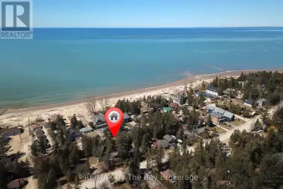 Charming Beachside Cottage in New Wasaga & Allenwood Beach. Spend your summers just steps from the s...