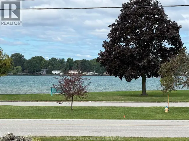 3932 St Clair PARKWAY Port Lambton, Ontario in Houses for Sale in Chatham-Kent - Image 31