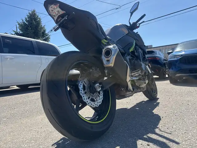 2020 Kawasaki Z900 ~ KAWASAKI Z900 ~ ABS ~ LOW KMS ~ NAKED SPORT in Street, Cruisers & Choppers in City of Toronto - Image 14