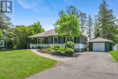 Welcome to this charming detached bungalow in the heart of Riverdale - one of Cornwall's most desira...