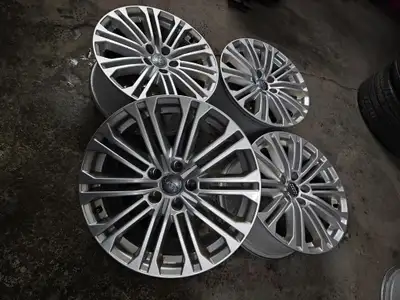 Nice set of original Audi A5 S-Line wheels. 18x8 Offset: 31 Bolt pattern: 5x112 Centerbore: 66.6