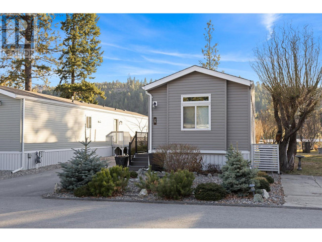 5371 Princeton Avenue Unit# 29 Peachland, British Columbia in Houses for Sale in Penticton - Image 2
