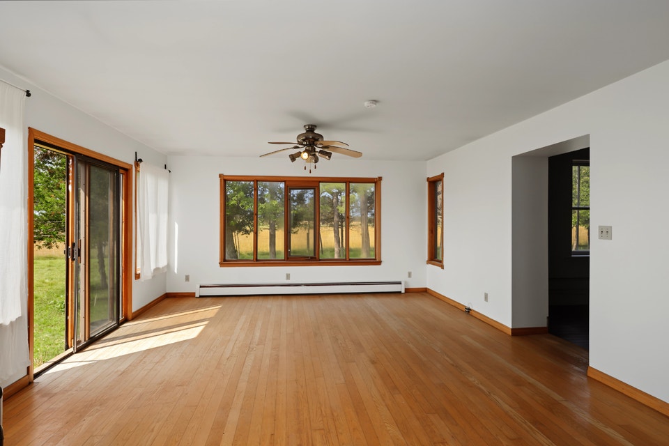 4-Bedroom Farmhouse for Rent – 357 Kings Wharf Road, Dunsford 4
