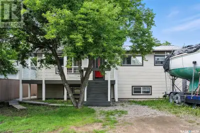 Located 10 minutes North of Saskatoon in the city of Martensville, 5 bedrooms, 2 Bathrooms, 2-level....