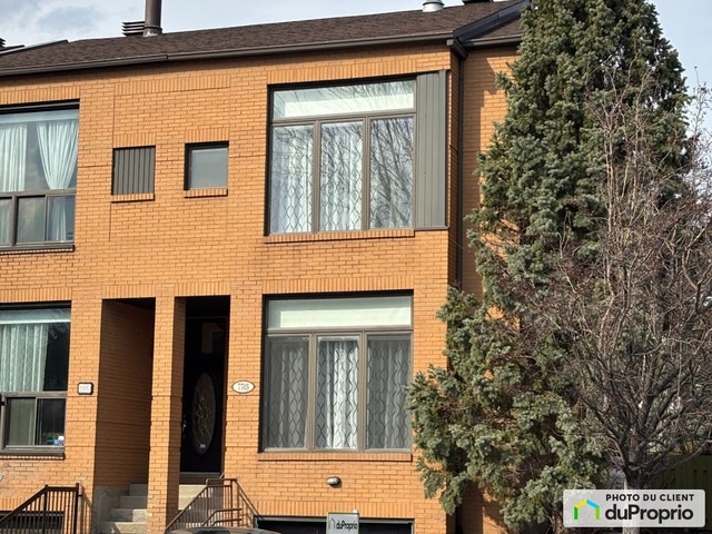$650,000 - Townhouse for sale in Anjou — photo 1