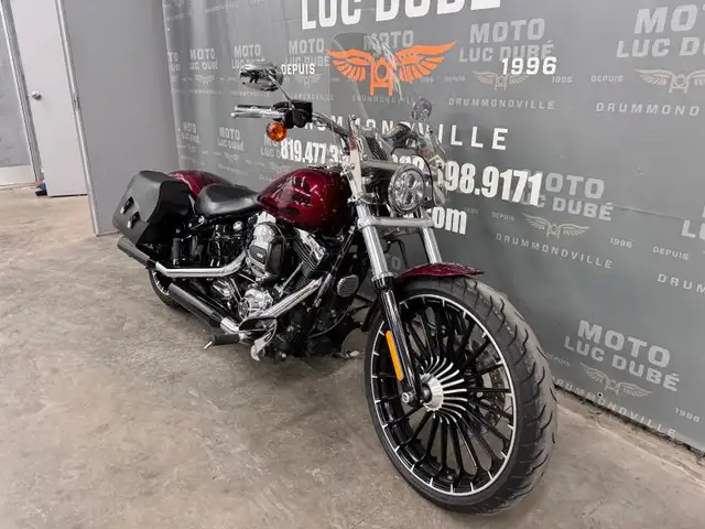 2017 Harley-Davidson FXSB Breakout in Street, Cruisers & Choppers in Drummondville - Image 4