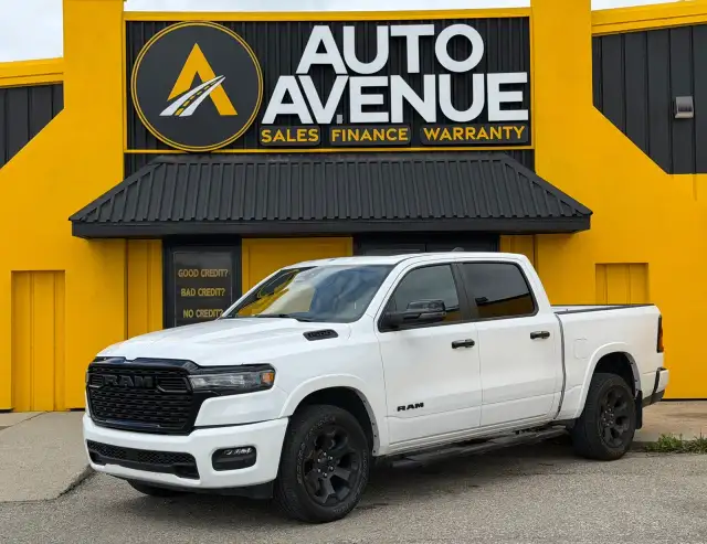 2025 Ram 1500 Big Horn 5.7 BOX - PANORAMA! BIG SCREEN!