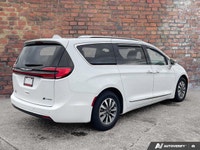 Come see this 2021 Chrysler Pacifica Hybrid Limited before it's too late! * This Chrysler Pacifica H... (image 4)