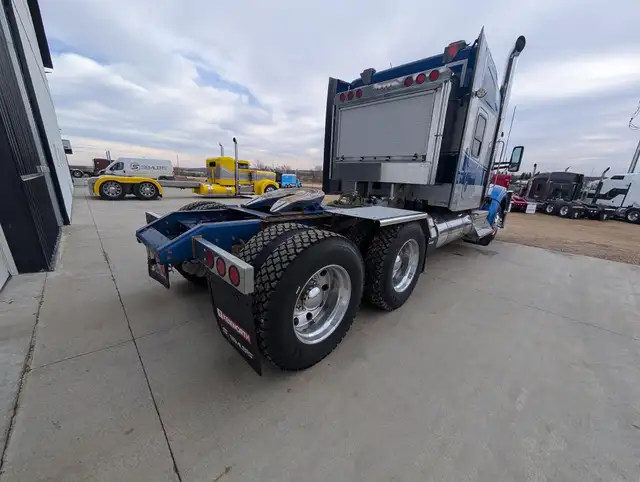 2021 KENWORTH W990 in Heavy Trucks in Saskatoon - Image 7