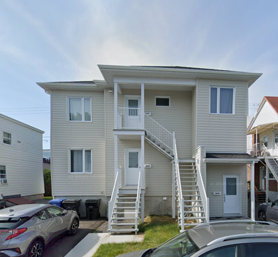 418-655-8281 À voir au 1959 Avenue Poulin, superbe 4 1/2 situé au demi sous-sol dans un petit immeub...