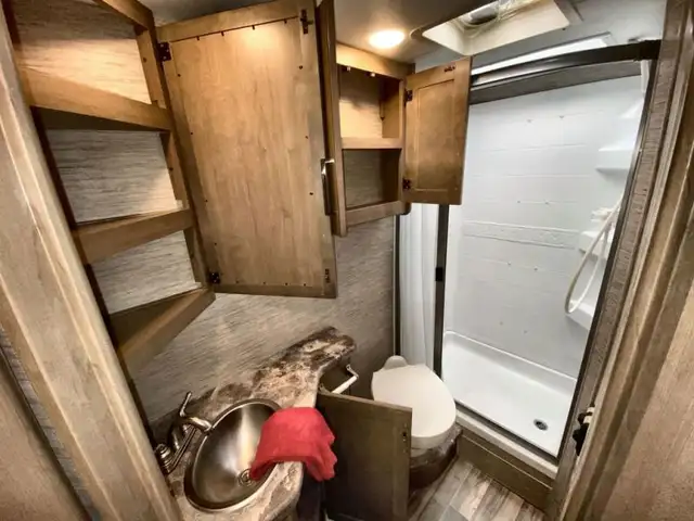 2022 Thor Motor Coach Four Winds 27R in RVs & Motorhomes in Abbotsford - Image 21