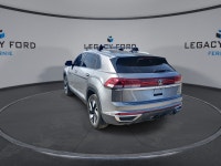 Navigation, Sunroof, Leather Seats, Premium Audio, Cooled Seats! Turn heads with this stylish 2024 V... (image 5)