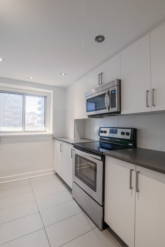 3435 Rue Drummond — photo 2