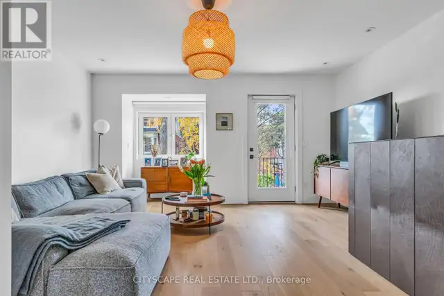 UPPER - 61 EDWIN AVENUE Toronto (Dovercourt-Wallace Emerson-Junc in Long Term Rentals in City of Toronto - Image 21