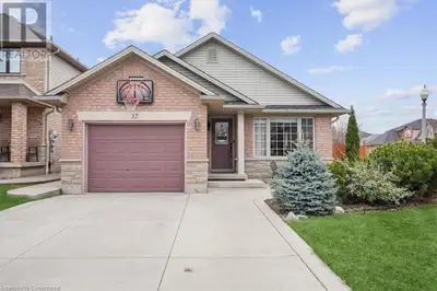 32 SONOMA Lane Stoney Creek, Ontario