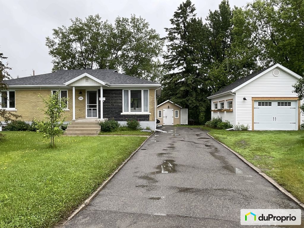$460,000 - Bungalow for sale in Chicoutimi (Chicoutimi) — photo 1