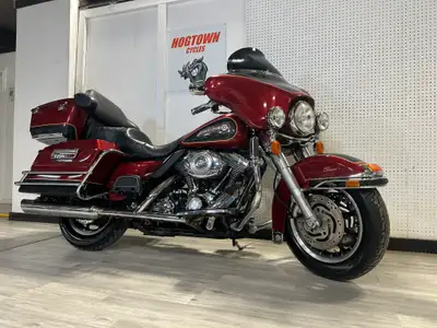 2007 Electra Glide Classic, Slash Cut Pipes, Lock Werks 10" Windshield, Highway Pegs, HD Nostalgia G...