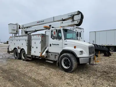 200 Freightliner FL 80 Conventional Cab 7.2L L6 Diesel Call Chester Bartel 204 746 5471 / Lynn Barte...